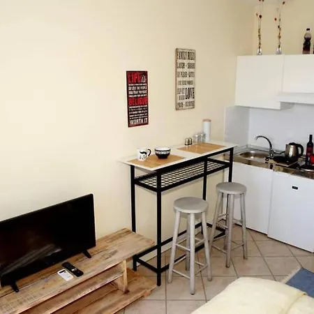 Ippokratis' Open View Studio Apartment